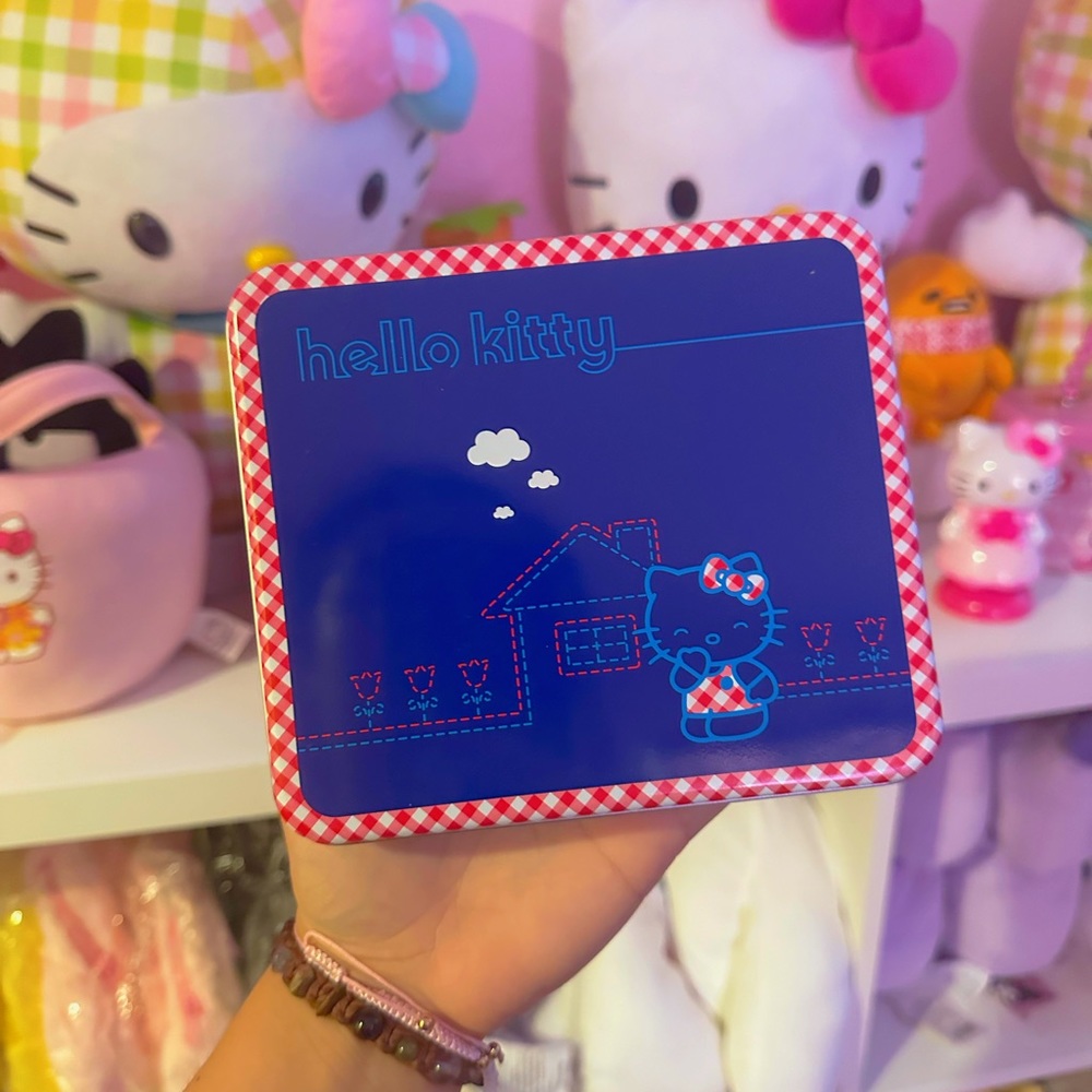 Blue HK Letter Set